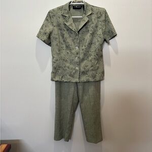 ✨ Sag Harbor Olive Floral Pantsuit: Size 10✨
